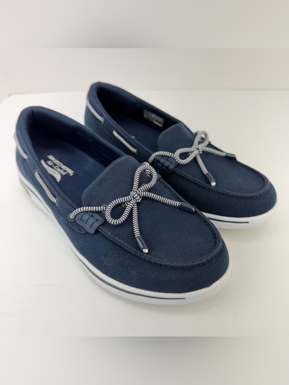 Skechers size 8 Women’s Navy Blue Archfit Uplift Laguna Loafer Boat Shoes